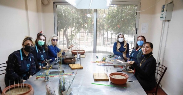 Aydın'ın nazar boncukları Büyükşehir Belediye kurslarında üretiliyor 