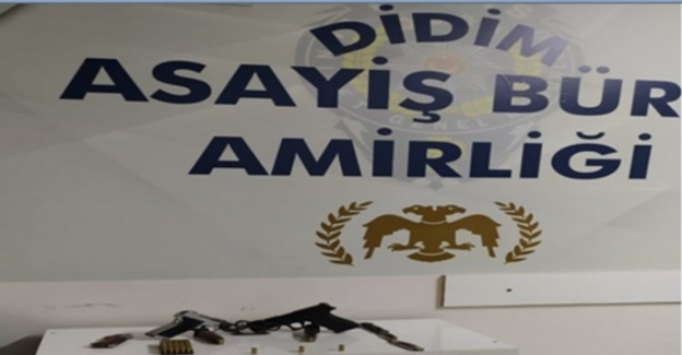 Didim'de oto sahtekarları gözaltına alındı 