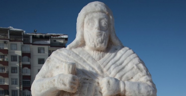Kardan 'Kral Tarhunza' heykeli büyük ilgi görüyor 