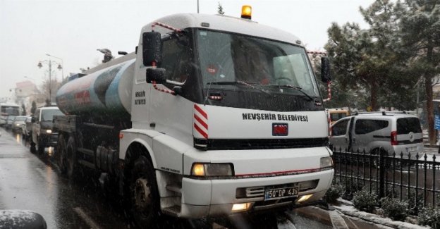 Nevşehir'de buzlanmaya karşı solüsyon atılımı