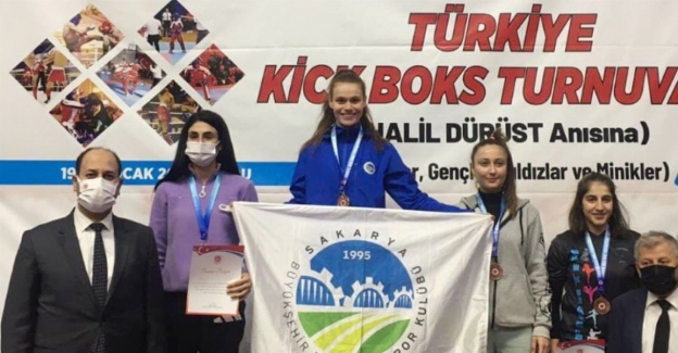 Sakarya'da Büyükşehir Kick Boks takımından 3 madalya