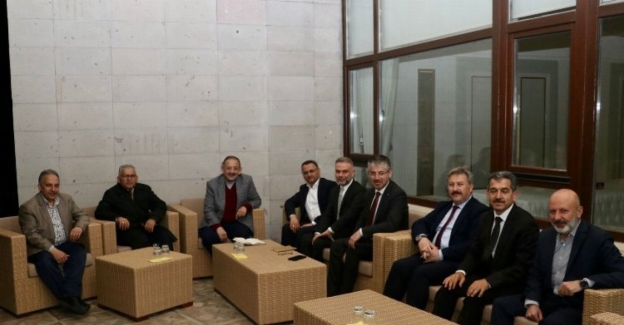 Kayseri başkanlardan Özhaseki'ye brifing