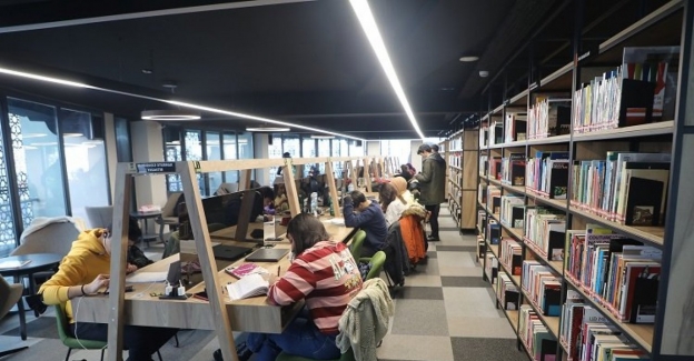 Kayseri Talas'ta kütüphane saatlerine bayram ayarı
