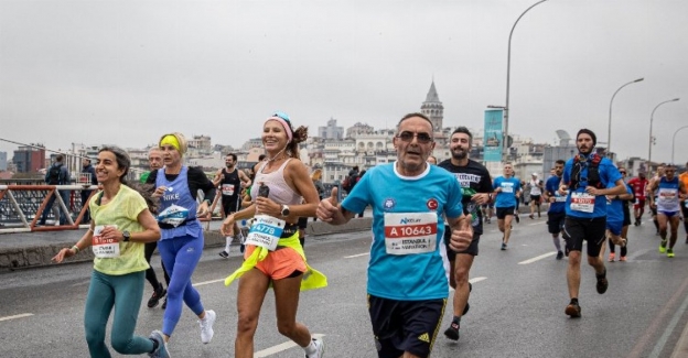 Sakarya Büyükşehir'in sporcusu İstanbul Maratonu'nda ipi göğüsledi