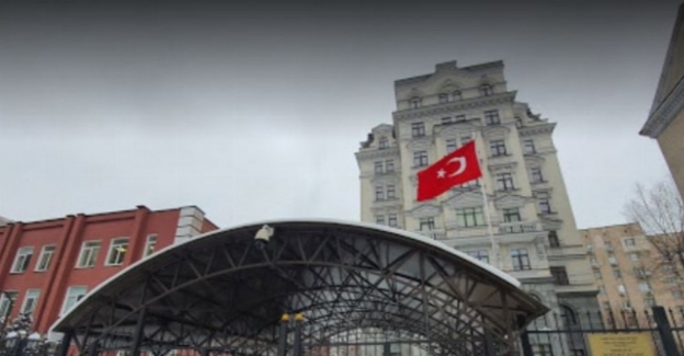 Türk Büyükelçiliği Kiev'e geri döndü