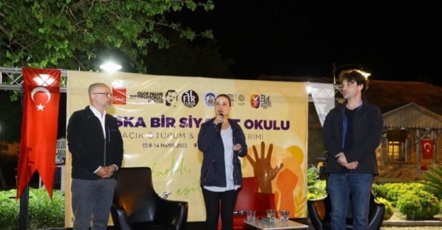 Demokrasinin geleceği İzmir Selçuk'ta konuşuldu 