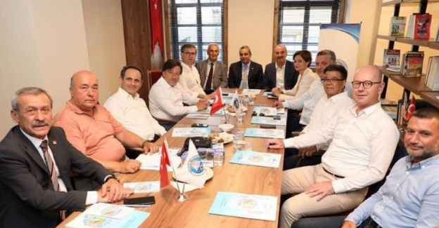 Marmara Bölgesi'ndeki CHP'li il başkanları Bursa Mudanya'da buluştu