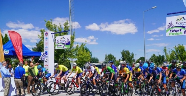 Kayseri Erciyes’te uluslararası bisiklet yarışları devam ediyor