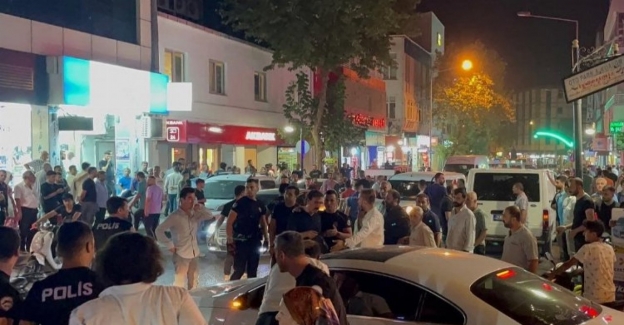Adıyaman'da polis ekipleri kavgayı ayırırken saldırıya uğradı