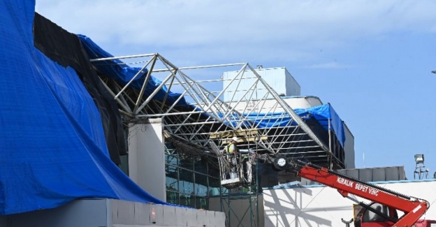 Bursa Terminali'nin çatısında onarım sürüyor