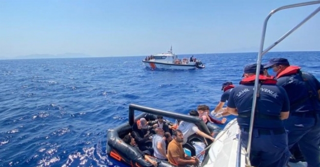 İzmir Çeşme'de tekne battı: 5 ölü!