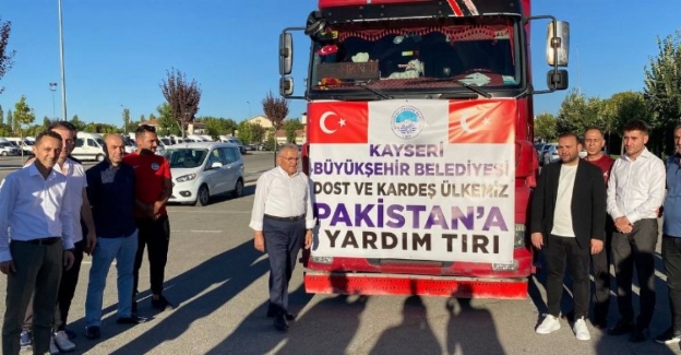 Kayseri'den Pakistan'a yardım tırı
