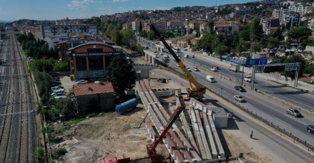 Kocaeli'de Tramvay Hattı'nda yan yollar asfaltlandı