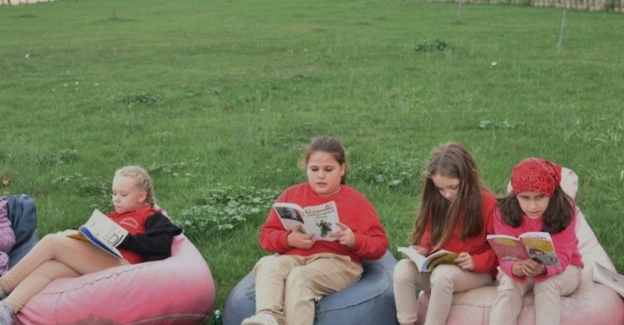 Bursa Mustafakemalpaşa'da kitaplar can dostları ile okundu
