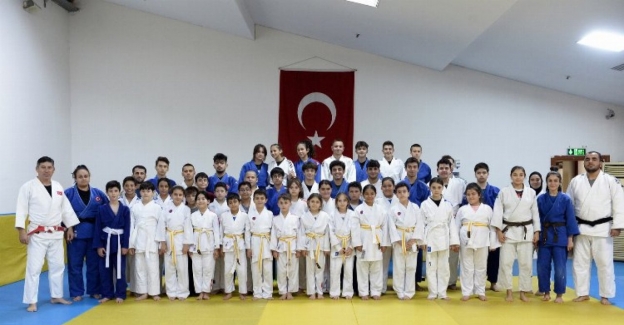 Bursa Osmangazi'de 'Judo Akademi' büyüyor