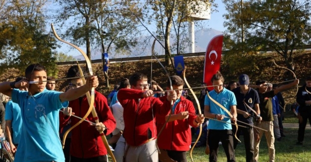 Oklar Bursa'da Cumhuriyet coşkusuyla menzile atıldı
