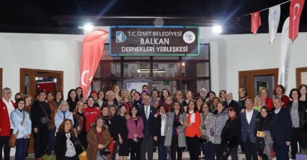 İzmit'te Balkan Dernekleri Yerleşkesi’nde 'Kadın Hakları' konuşuldu