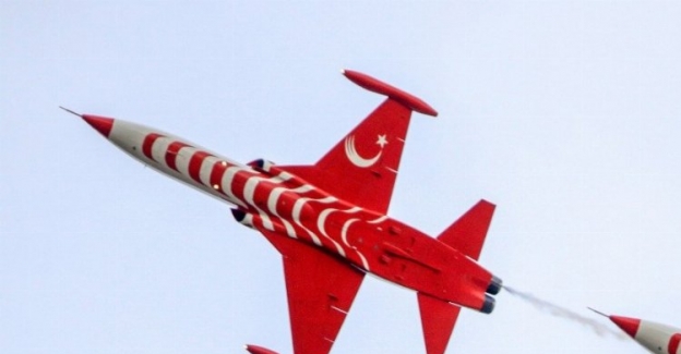 Konya'da Türk Yıldızları ekibine ait uçak düştü!