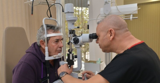 Salih Güney Bursa'da göz kapağı ameliyatı oldu