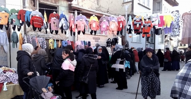 Bursa Yenişehir'de 'Karıştır Pazarı' hep revaçta