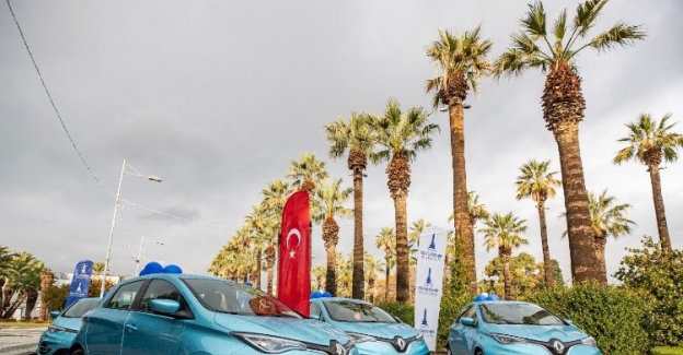 Ekonomik krize rağmen İzmir ısrar ediyor