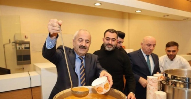 Gebze'de öğrencilere çorba ikramı