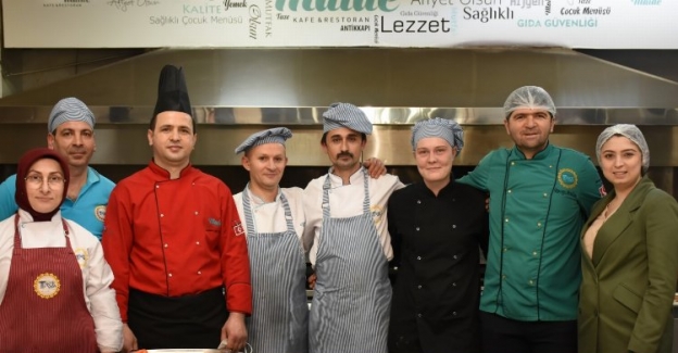 Hollandalı öğrenci Türk mutfağını öğrendi