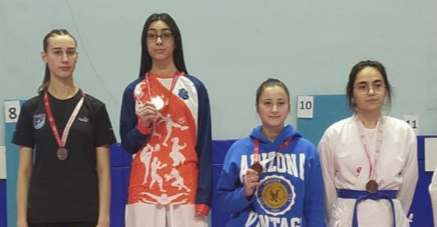 Okul Sporları'nda Çayırova'ya karatede 20 madalya