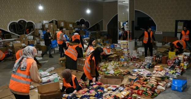 Çayırova'nın 'Sevince'si depremzedelere yardımı sürdürüyor