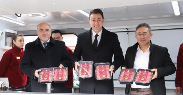 Bandırma'da 'mobil et satışı'na başladı... Kıymanın kilosu 225 TL