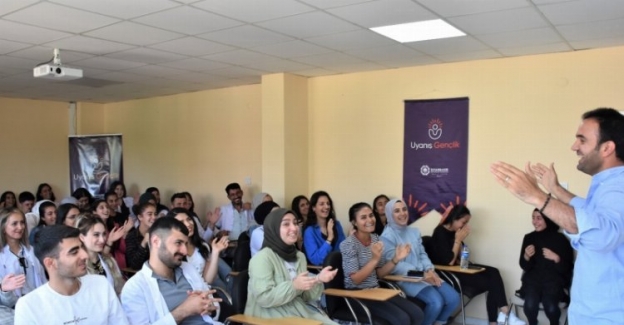 Diyarbakır'da öğrencilere motivasyon semineri