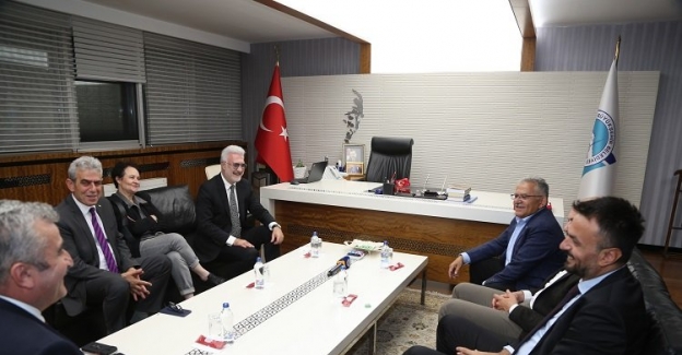Tamer Karadağlı'dan Başkan Büyükkılıç'a ziyaret