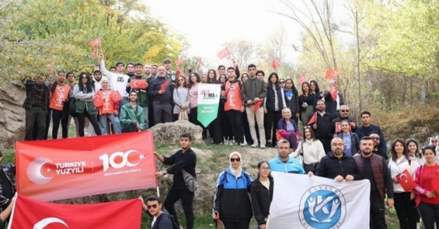 Kayseri Üniversitesi'nden Koramaz Vadisi'nde renkli yürüyüş