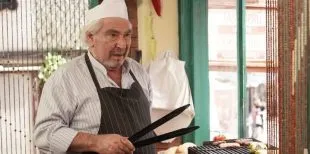 Aile Arasında’da kebap, Yabancı Damat’ta baklava yapan Erdal Özyağcılar, Balkan Ninnisi’nde köfte pişirecek!