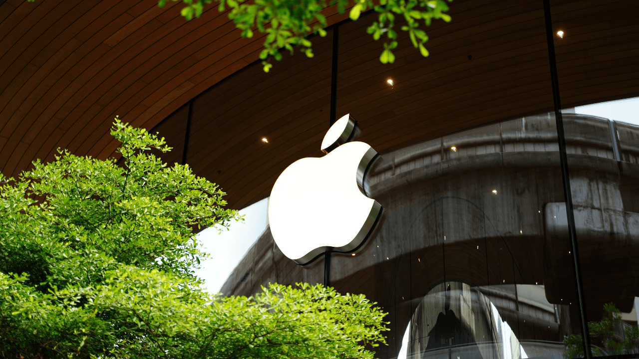 Apple, her çalışana 1000 dolar ikramiye vererek ofislerinin yeniden açılışını erteledi