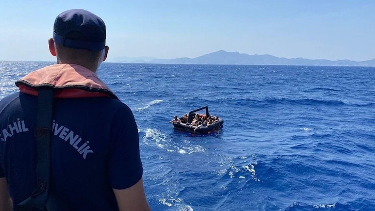 İzmir'de göçmen teknesi battı: 5 kişi öldü