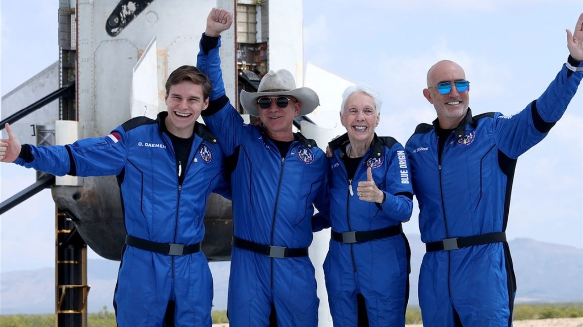 Jeff Bezos uzay uçuşu ekibi.