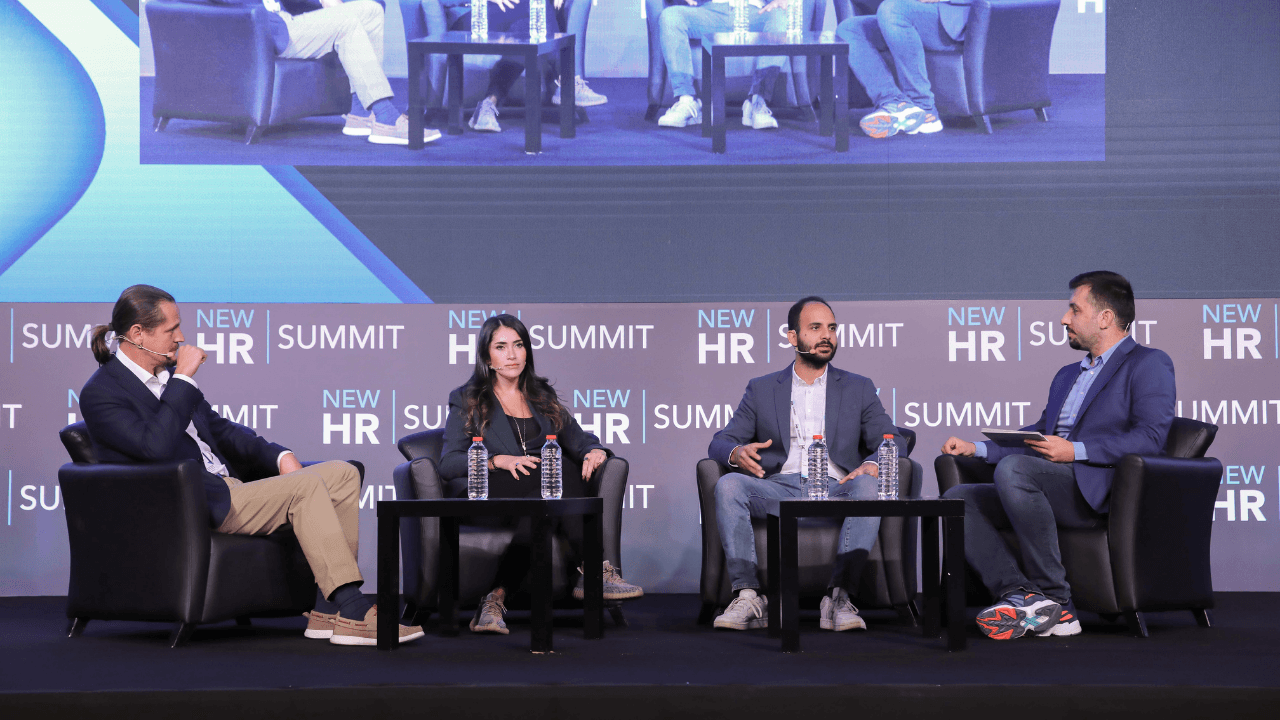 New HR Summit 2022'de teknolojinin İK üzerindeki etkisini ve İK'nın dönüşümünü konuştuk