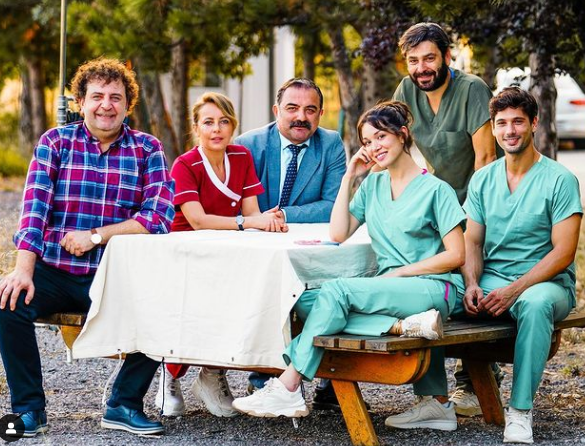 Ozan Akbaba müjdeyi verdi! Kasaba Doktoru yeni sezonuyla çok yakında TRT1 ekranlarında!... 1