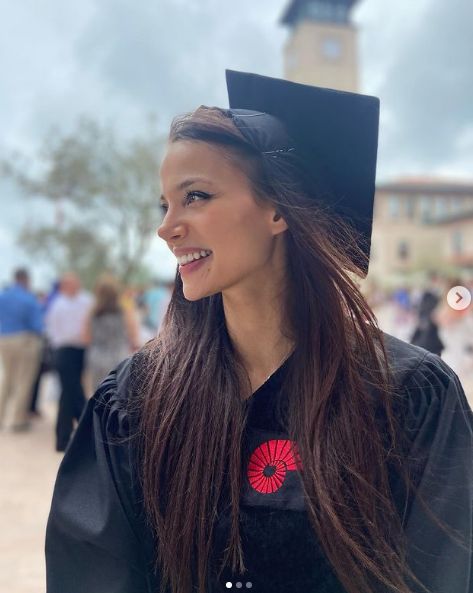 Ünlü oyuncu Leyla Tanlar'ın gecikmeli mezuniyet sevinci! 2